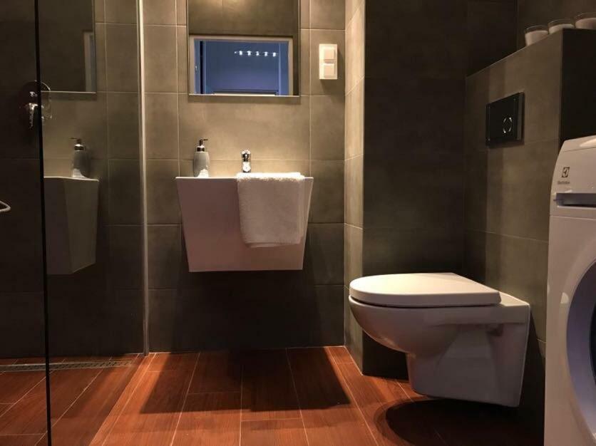 Premium Apartment - Chopin Airport وارسو المظهر الخارجي الصورة