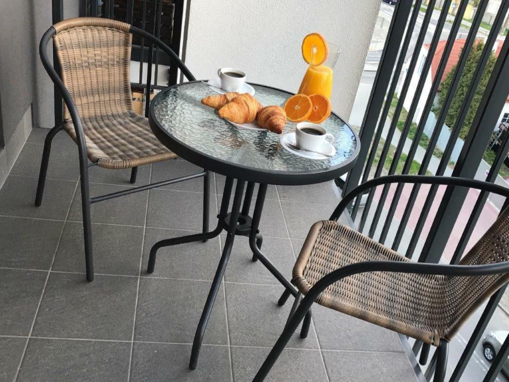 Premium Apartment - Chopin Airport وارسو المظهر الخارجي الصورة